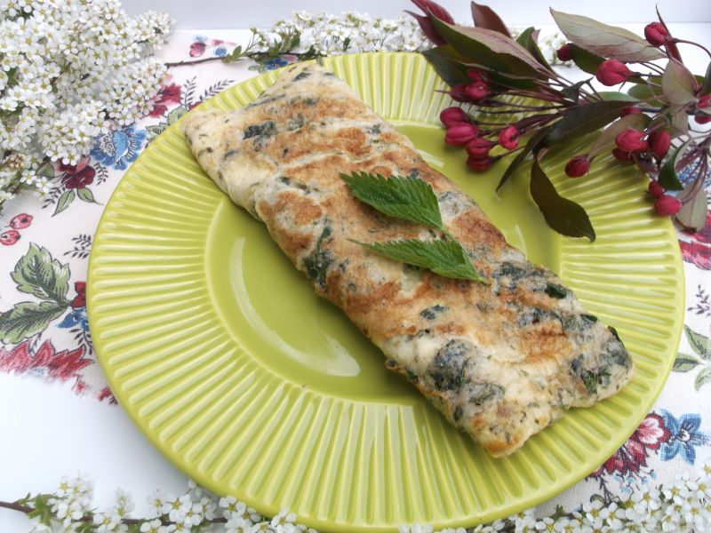 Wiosenny omlet z pokrzywami  Wiosenny omlet z pokrzywami