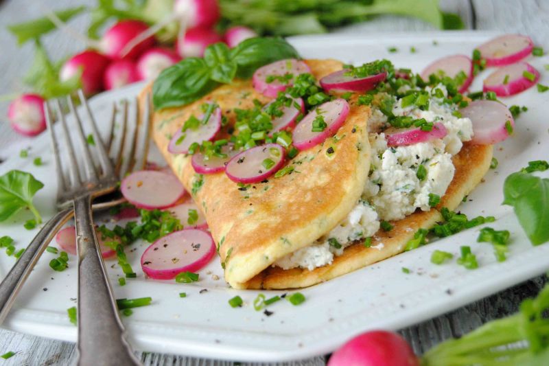 Wiosenny omlet z rzodkiewką Wiosenny omlet z rzodkiewką
