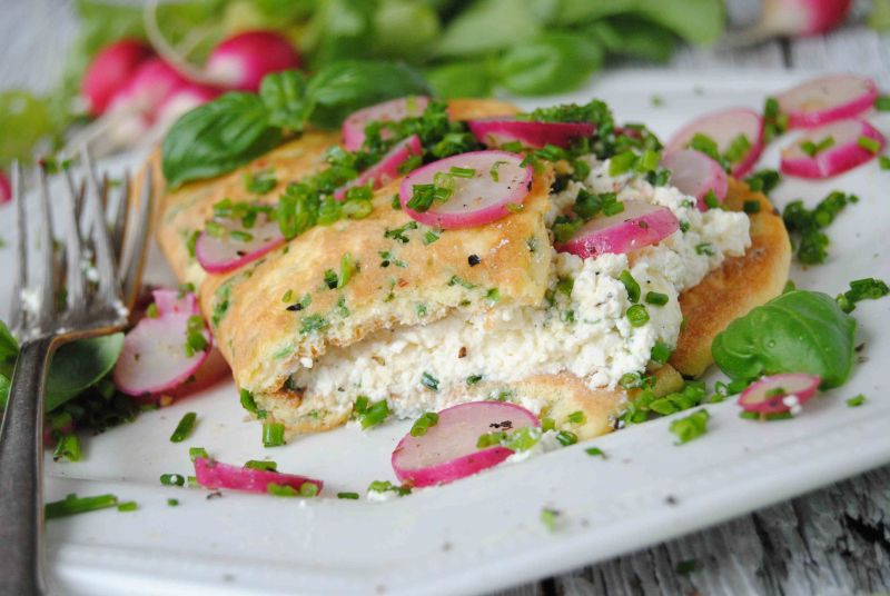 Wiosenny omlet z rzodkiewką Wiosenny omlet z rzodkiewką