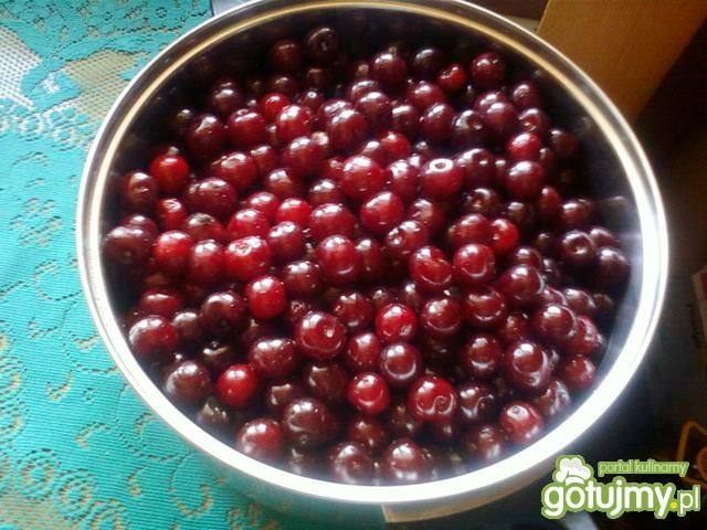 Wiśniowa konfitura z nutą goździkową