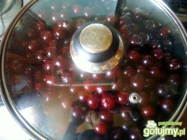 Wiśniowa konfitura z nutą goździkową