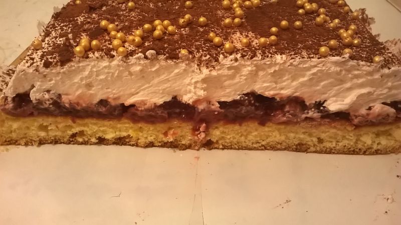 Wiśniowa poezja z bitą śmietaną Wiśniowa poezja z bitą śmietaną