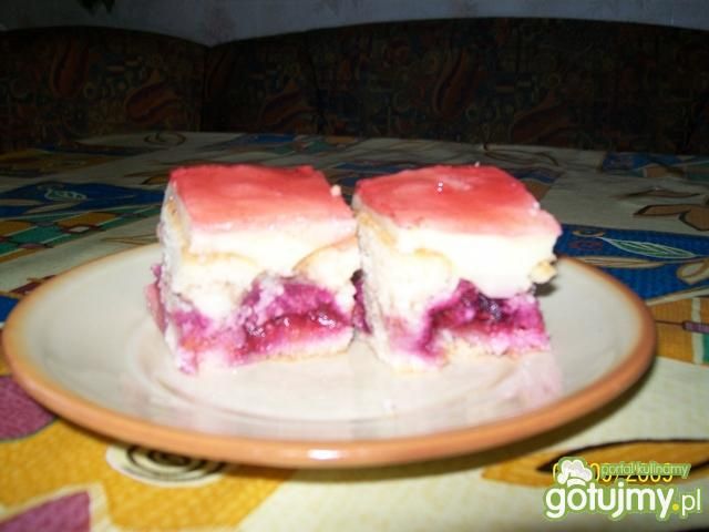 Wiśniowe ciasto z masą budyniową Wiśniowe ciasto z masą budyniową