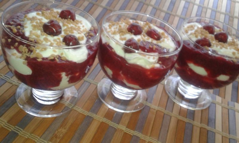 Wiśniowo -  serowy deserek