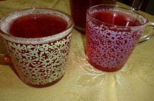 Wiśniowo- truskawkowy kompot Wiśniowo- truskawkowy kompot