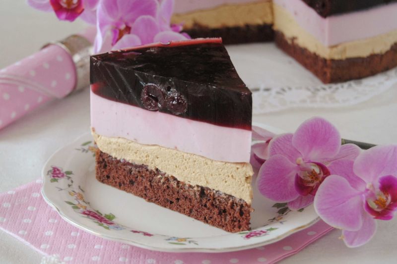 Wiśniowy torcik z cappuccino Wiśniowy torcik z cappuccino