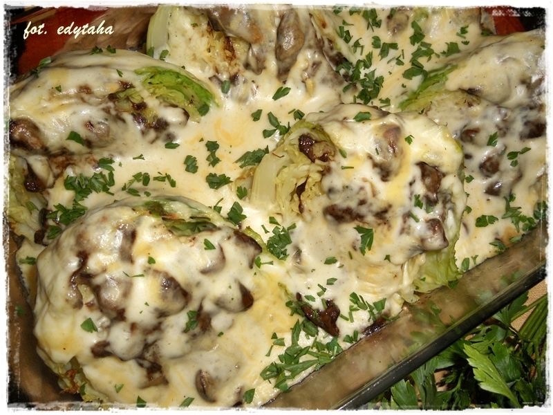 Włoska kapusta z grzybami leśnymi pod beszamelem Włoska kapusta z grzybami leśnymi pod beszamelem