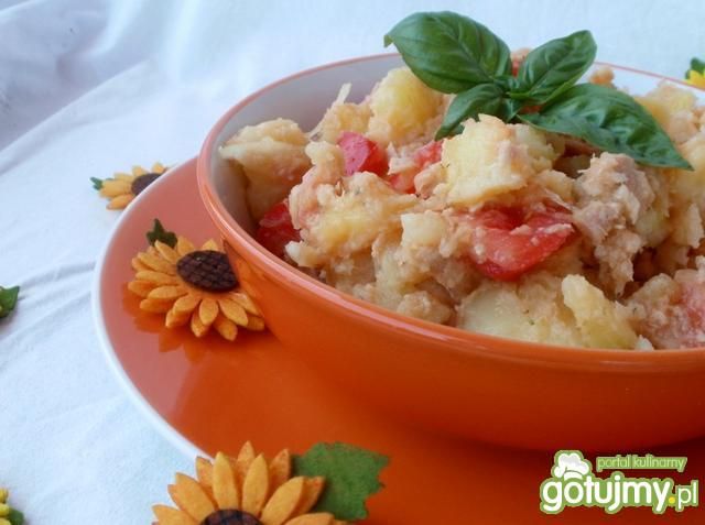 Włoska sałatka warzywna z tuńczykiem