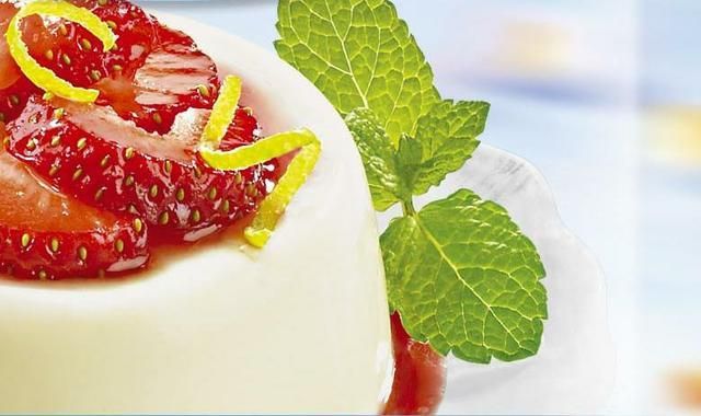 Włoski deser waniliowy Włoski deser waniliowy