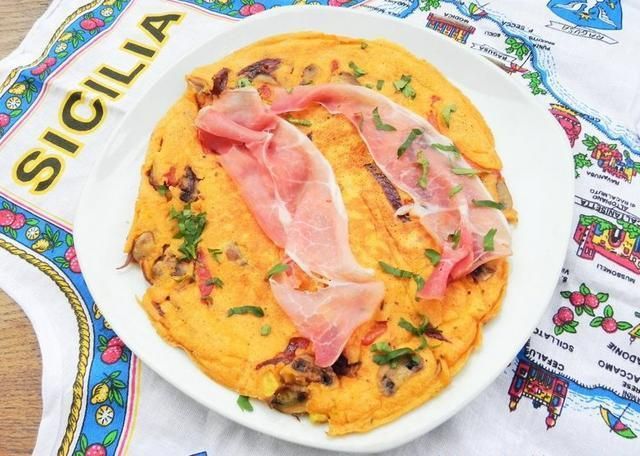 Włoski omlet pomidorowy Włoski omlet pomidorowy