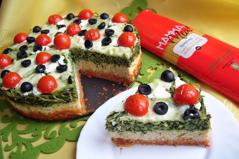 Włoski tort makaronowy