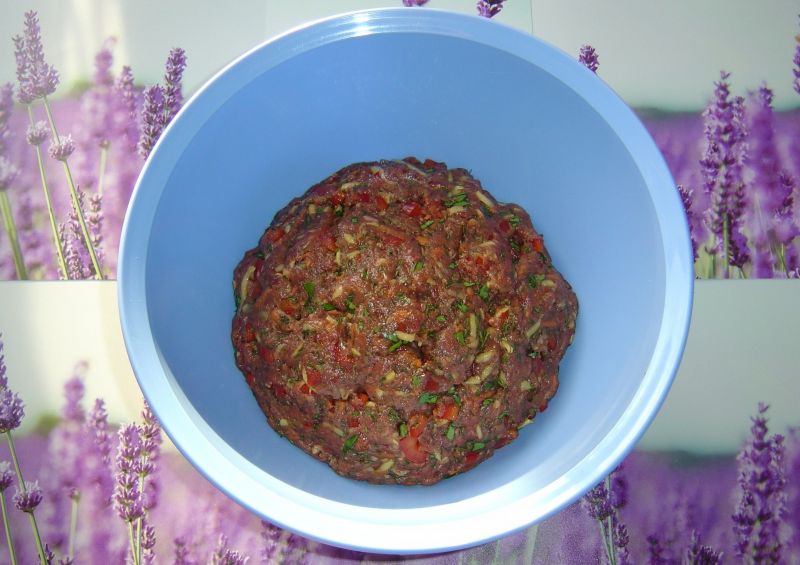 Wołowe kotlety mielone z ziemniakiem i marchewką