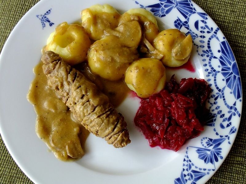 Wołowe roladki z dynią w sosie pieczarkowym Wołowe roladki z dynią w sosie pieczarkowym