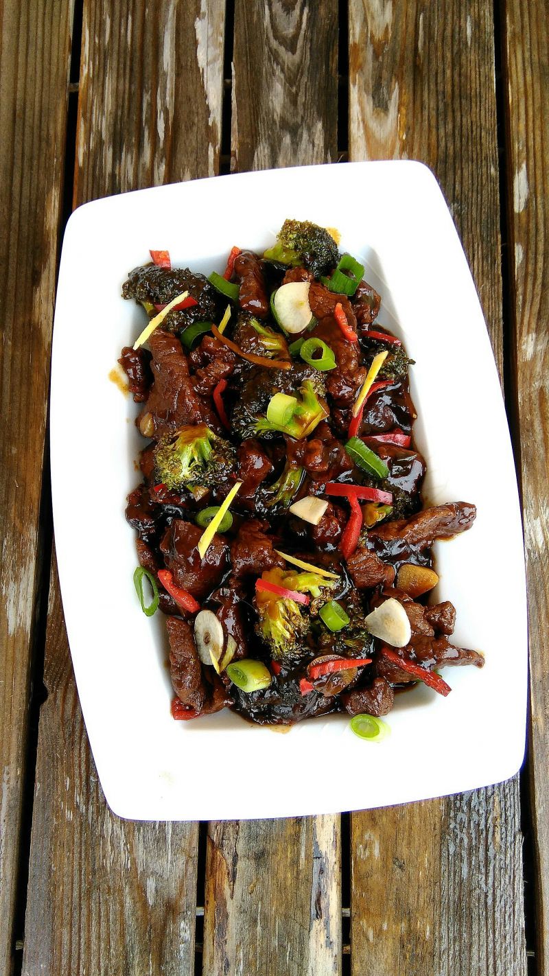 Wołowina stir fry z brokułami