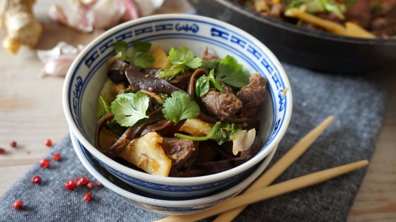 Wołowina z kapustą po chińsku