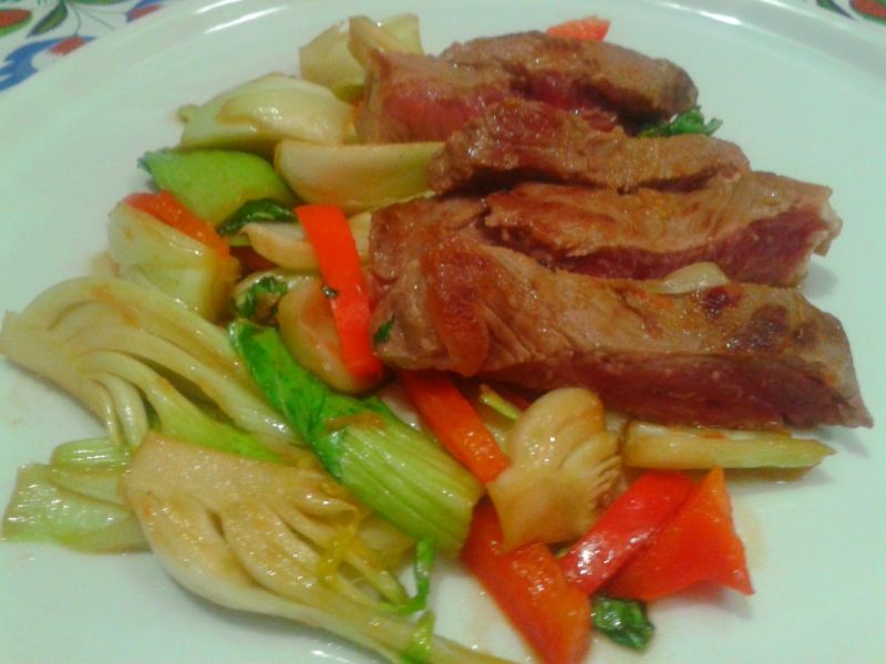 Wołowina z pak choi    Wołowina z pak choi