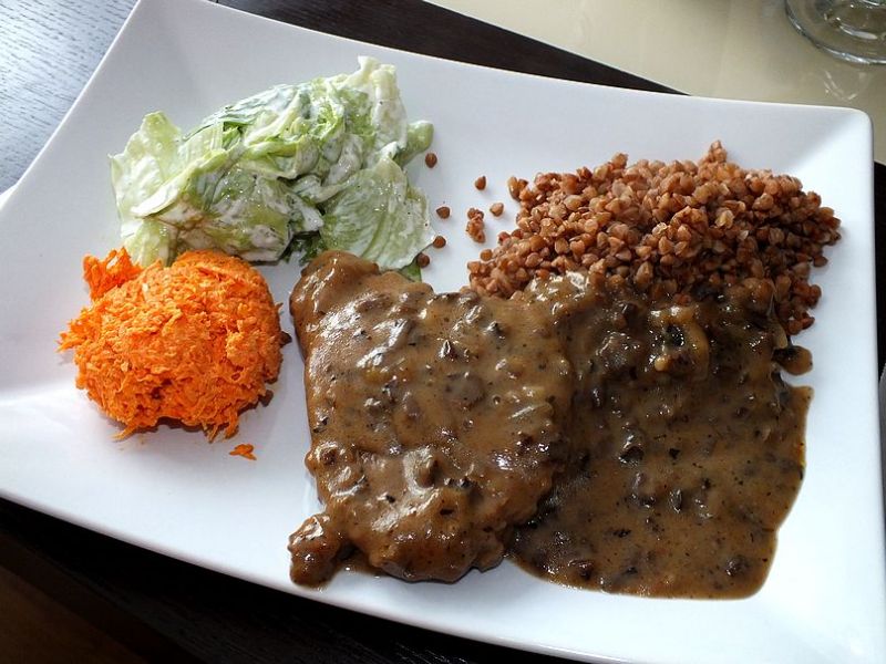 Wołowina z sosem z suszonych grzybów Wołowina z sosem z suszonych grzybów