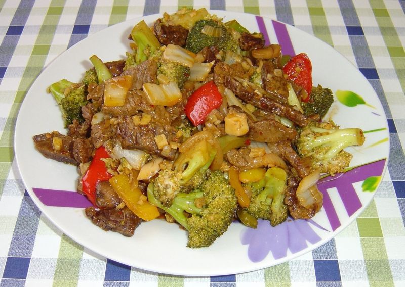 Wołowina z warzywami po azjatycku