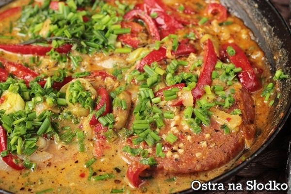 Wołowina z warzywami w sosie paprykowym Wołowina z warzywami w sosie paprykowym