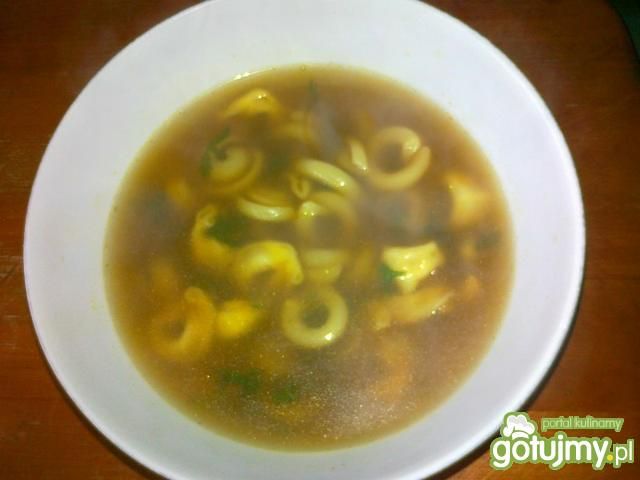 Wołowy rosół z tortellini