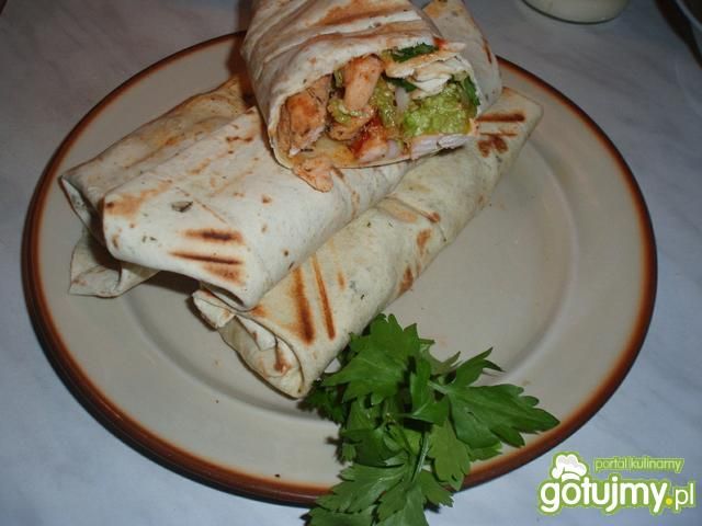 Wrap z kurczakiem i natką pietruszki