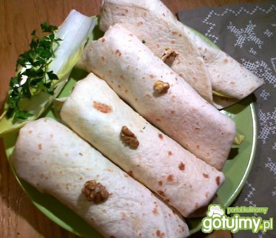 Wrap z twarożkiem i łososiem wędzonym Wrap z twarożkiem i łososiem wędzonym