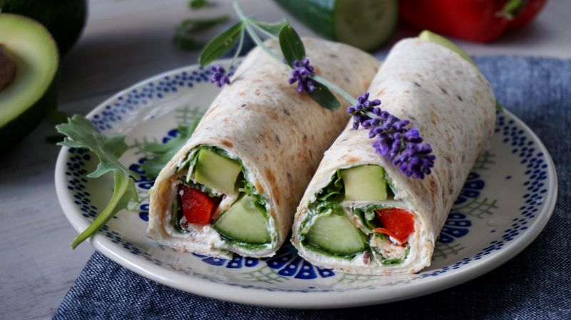 Wrapy wegetariańskie z awokado