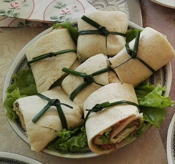 Wrapy z szynką i warzywami na karnawałowy stół