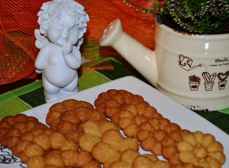 Wyciskane kawowe ciasteczka 