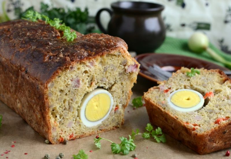 Wykwintny placek z jajkiem Wykwintny placek z jajkiem