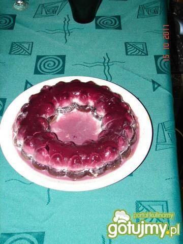 Wylewne ciasto z sokiem owocowym