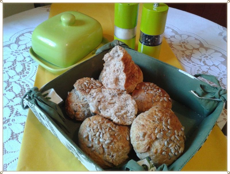 Wypasione bułeczki z otrębami i siemieniem 