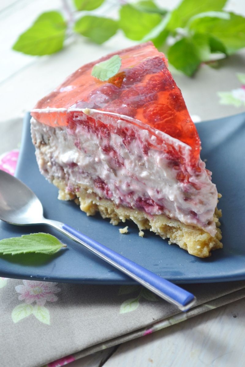 Wypasiony sernik na zimno z malinami