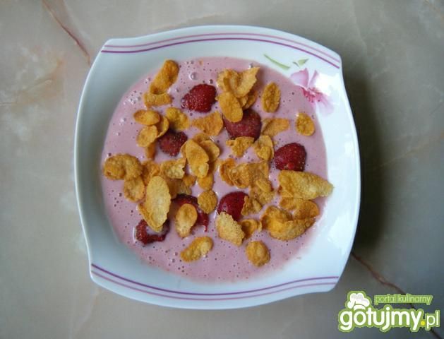 Wyśmienity chłodnik truskawkowy