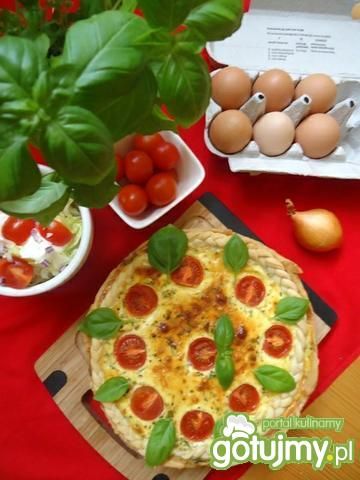 Wytrawna tarta z jajkami i boczkiem Wytrawna tarta z jajkami i boczkiem