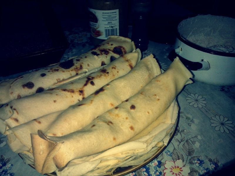 Wytrawne naleśniki z puchatym kremowym twarożkiem 