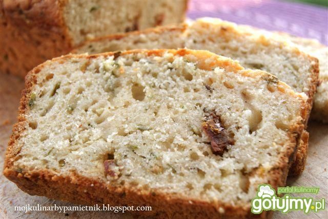 Wytrawny chleb z suszonymi pomidorami Wytrawny chleb z suszonymi pomidorami