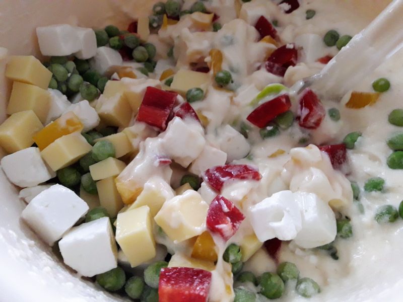 Wytrawny keks warzywno-serowy