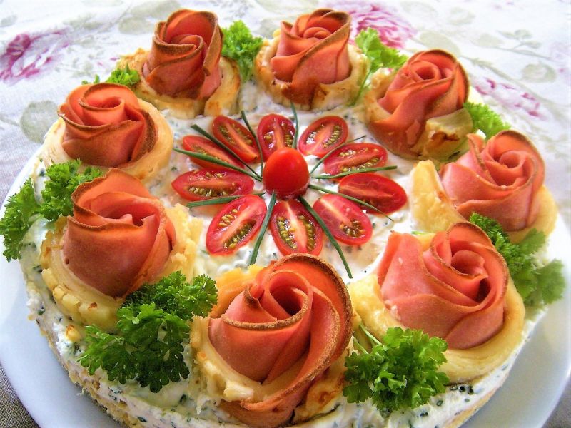 Wytrawny tort makaronowy