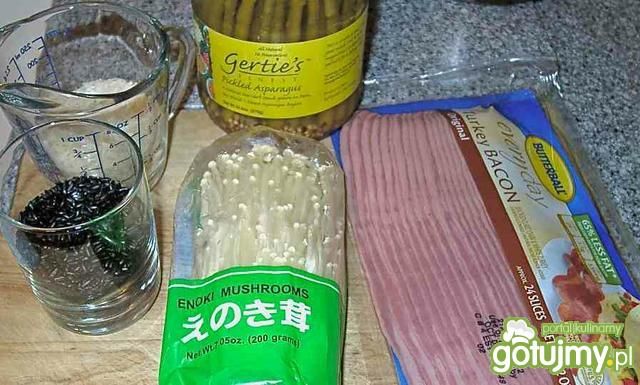 Yin-yang ryż, enoki i szparagi