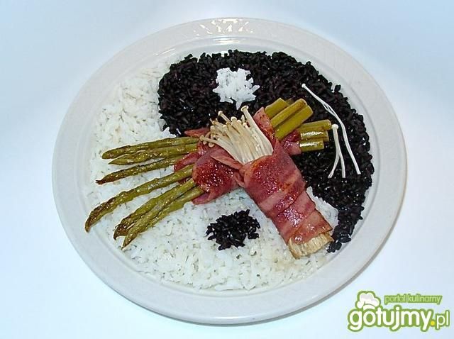 Yin-yang ryż, enoki i szparagi