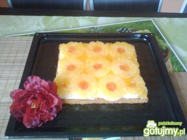 Z budyniem i ananasami