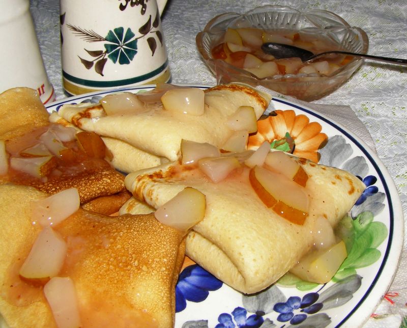 Z gruszkami i twarogiem naleśniki Z gruszkami i twarogiem naleśniki