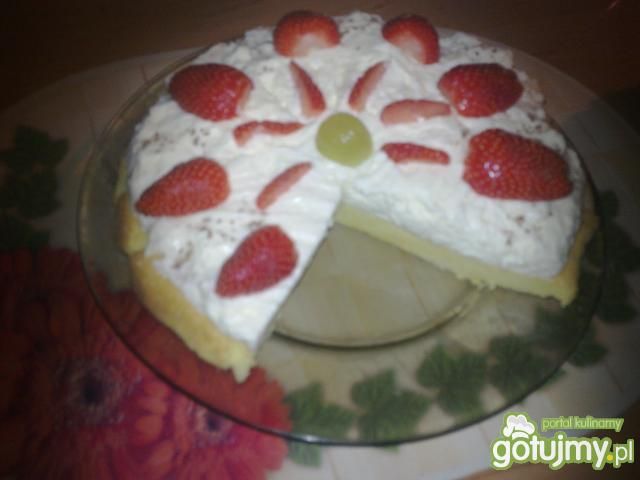 Z kremem i truskawkami