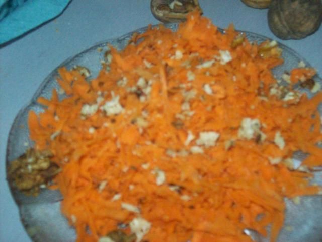 Z marchwi i orzechów - surówka Z marchwi i orzechów - surówka