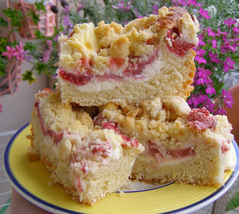 Ciasto drożdżowe z truskawkami i mascarpone  Ciasto drożdżowe z truskawkami i mascarpone