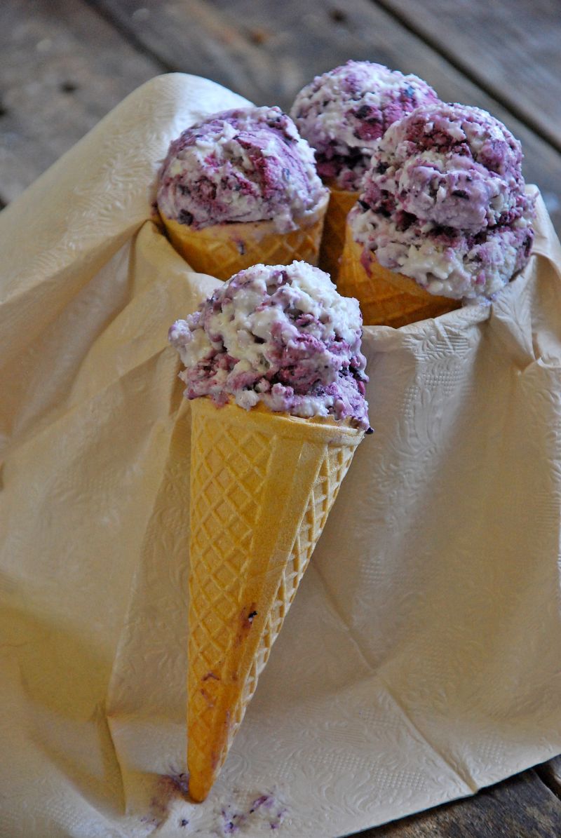 Zabajone lody kokosowo- jagodowe Zabajone lody kokosowo- jagodowe