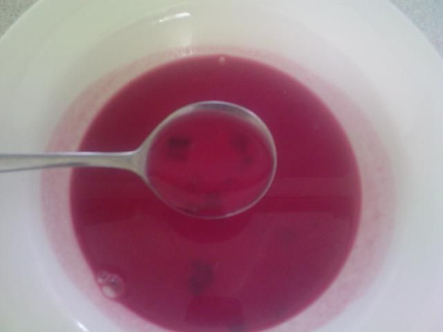 Zabielany barszczyk z botwina Zabielany barszczyk z botwina