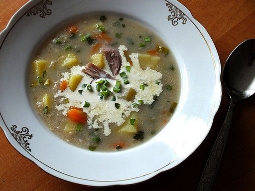 Zabielany krupnik na gęsinie Zabielany krupnik na gęsinie
