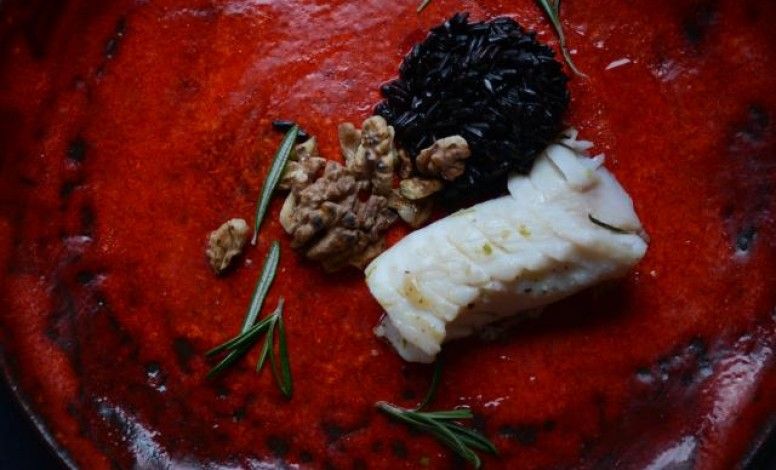 Żabnica z czarnym ryżem i orzechami włoskimi Żabnica z czarnym ryżem i orzechami włoskimi